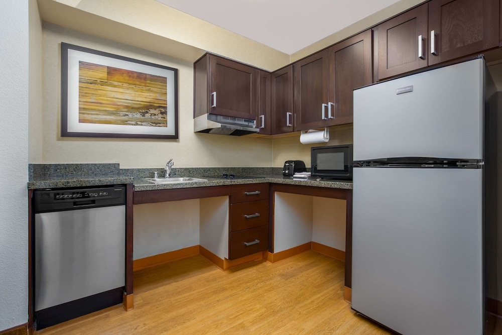 Homewood Suites by Hilton Newark Fremont - photo 20