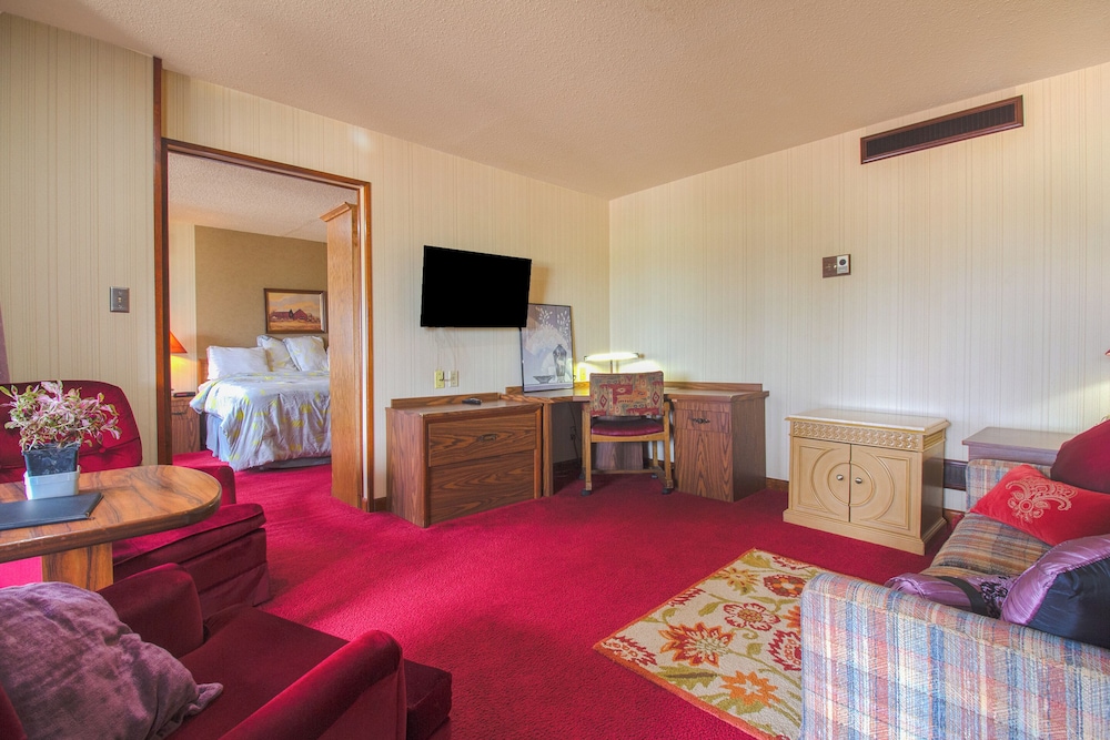 HomeTown Inn by OYO Liberal KS - photo 23
