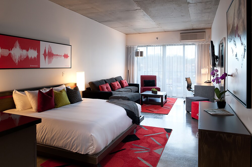 Hotelred in Madison, United States