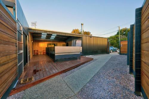 Containment Accommodation — Coles Bay — photo 4
