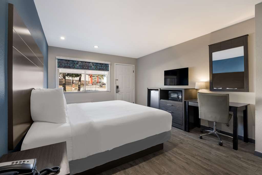 SureStay by Best Western Spring North Houston - photo 18