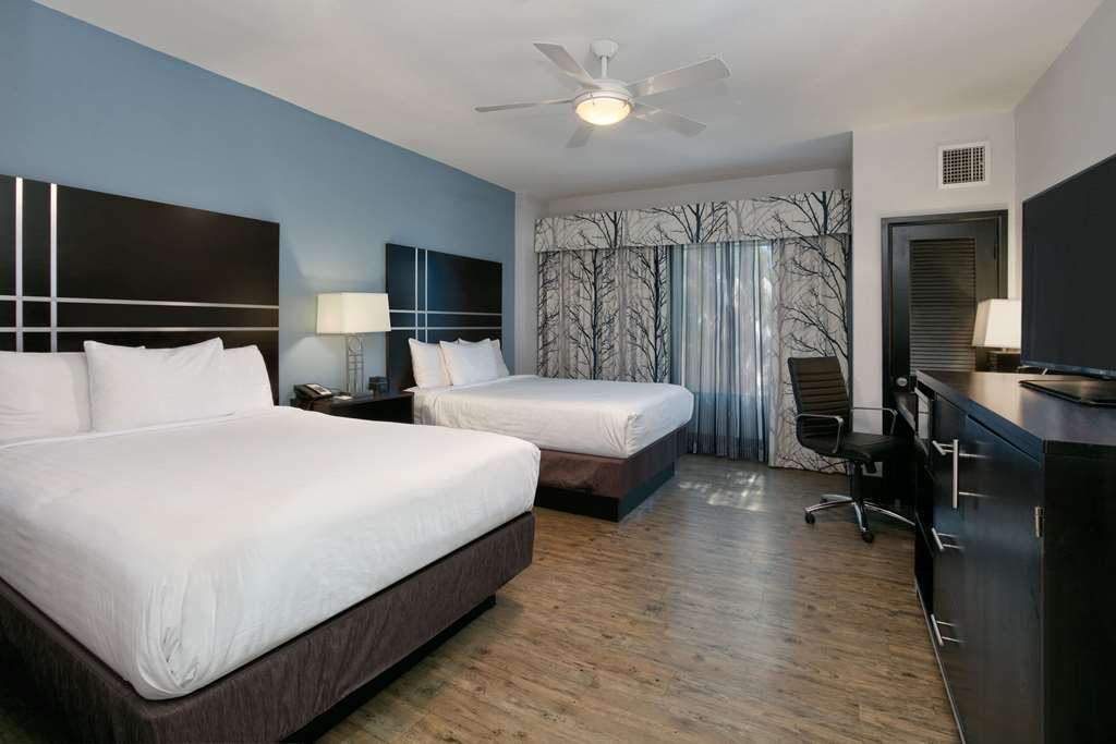 La Quinta Inn & Suites by Wyndham Lubbock Southwest - photo 21