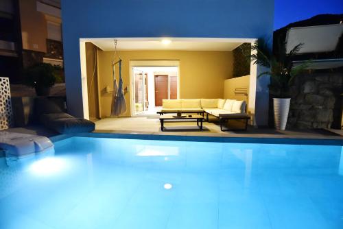 Sunrise Luxury Pool Villa — 4-Star Luxury Hotel in Palaio Tsifliki, Greece