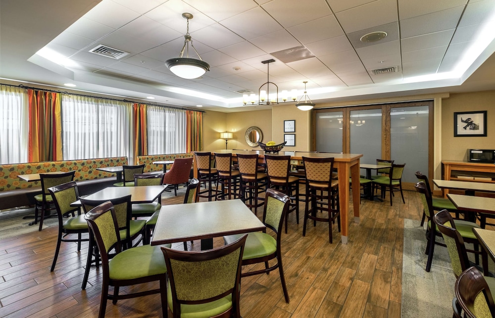 Hampton Inn Waterville - photo 44