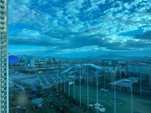 MGM Signature 20 620 1Br 2Ba Balcony Suite — 4-Star Luxury Hotel in Las Vegas, United States