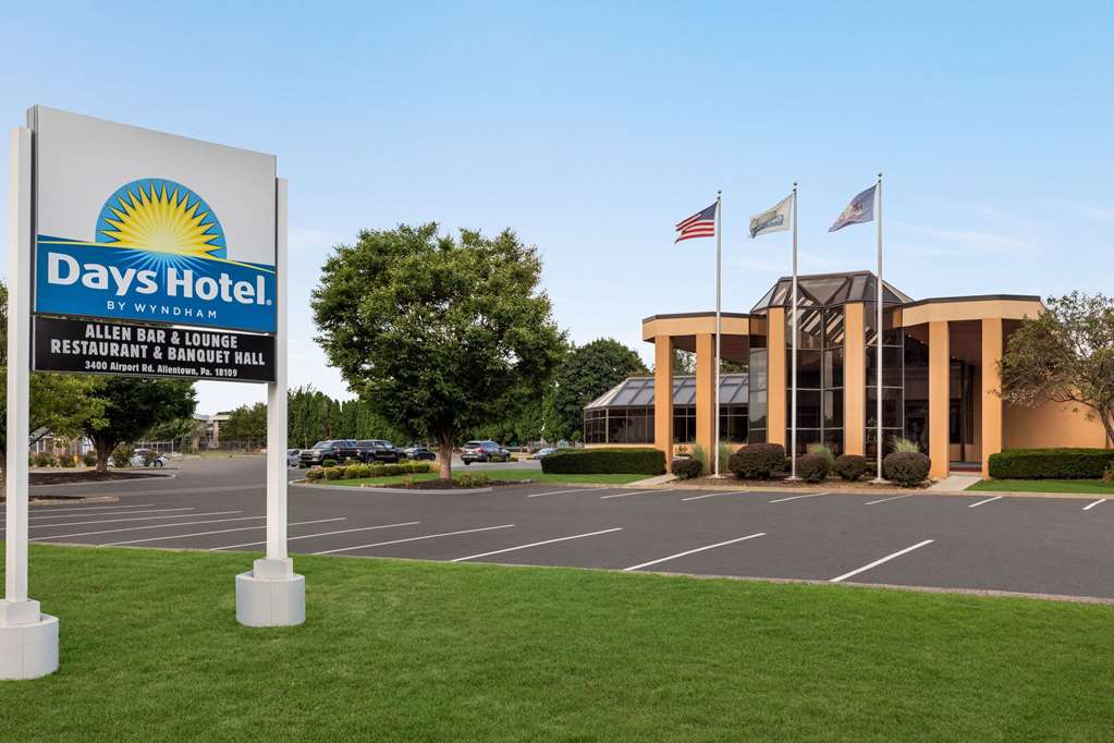 Days Hotel by Wyndham Allentown Airport Lehigh Valley in Allentown, United States