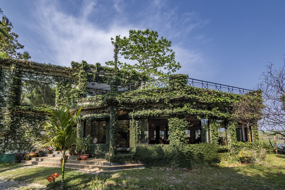 The Riverwood Forest Retreat Dooars - carbon neutral hotel in Jalpaiguri
