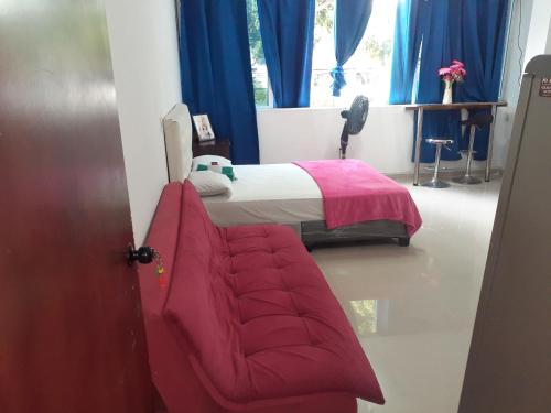 ESTANCIAS ALELI 2do.p ent sal aerpto cerca terml base aérea Sena acua park.C.E valle pcfco Chipichape — 4-Star Luxury Hotel in Cali, Colombia