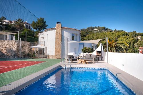 Sara 4 personas free WIFI chill out private pool private tennis court by Holiday Rentals Villamar — 4-Star Luxury Hotel in Benissa, Spain