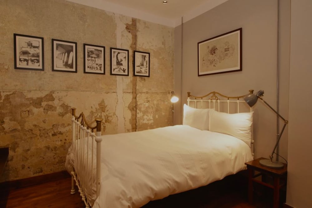 The Living Quarters — 4-Star Luxury Hotel in Budapest, Hungary