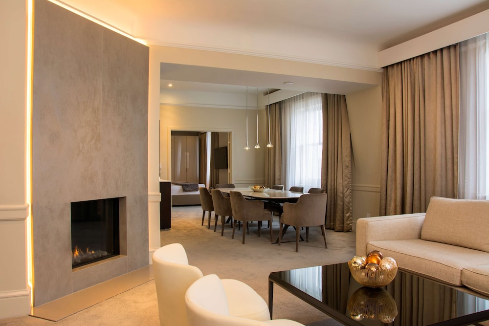 The Benson Portland Curio Collection by Hilton - photo 34