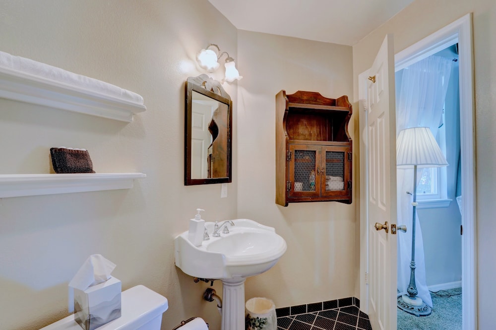 Pelican Cove Inn - photo 86