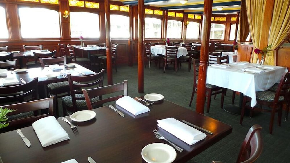 Delta King Hotel - photo 30