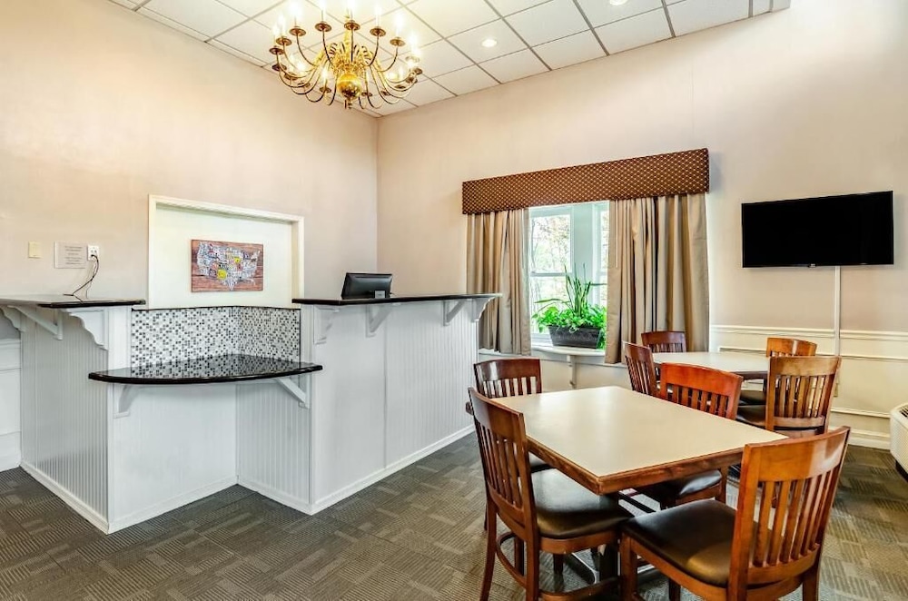 Radford Inn - photo 2