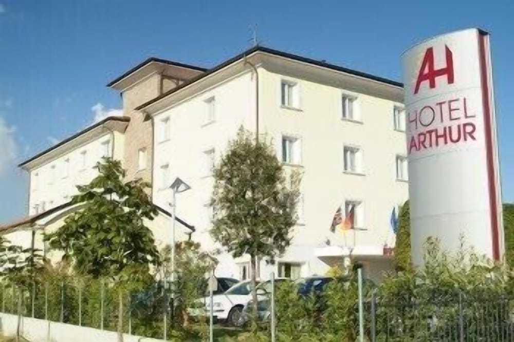 Hotel Arthur — hotel in Castelvetro Di Modena