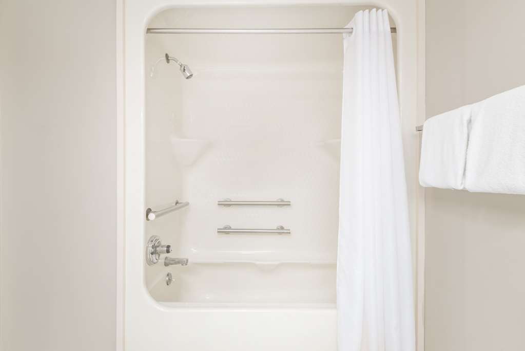Super 8 by Wyndham Jasper - photo 15