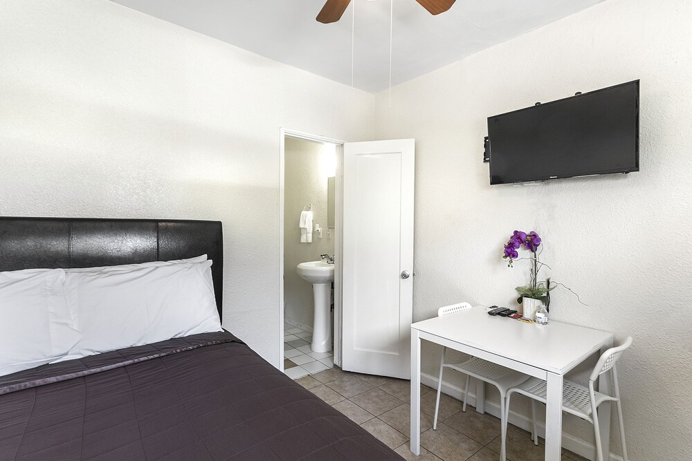 LA Ramona Motel - photo 47