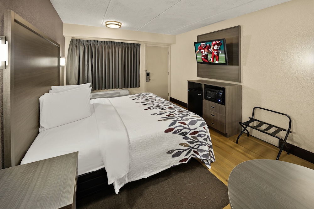 Red Roof Inn Chapel Hill UNC - photo 12