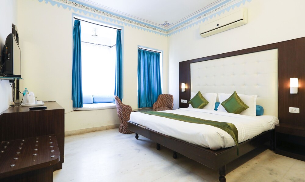 Treebo Mandiram City Palace — Udaipur