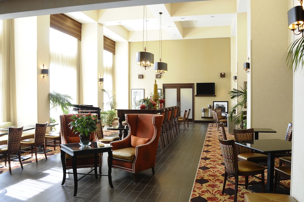 Hampton Inn & Suites Redding - photo 8