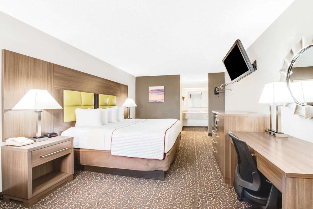Super 8 by Wyndham Big Spring TX - photo 7