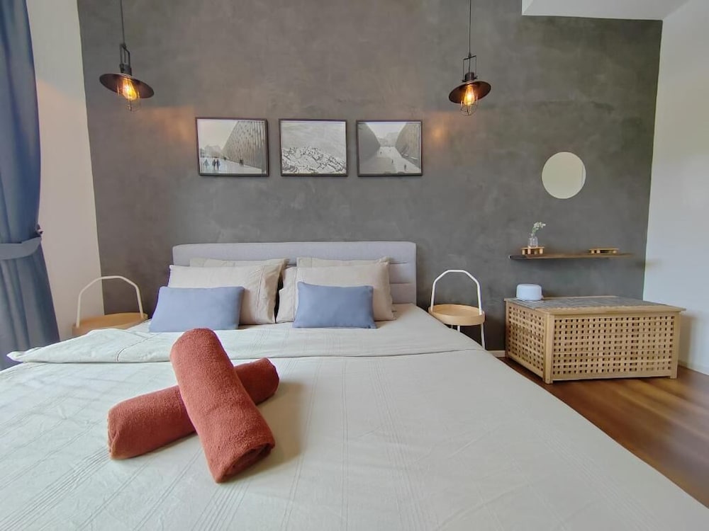 Ipoh Sunway Onsen Suites and Tambun Guesthouse 3 14pax 2parking by IWH — 4-Star Luxury Hotel in Ipoh, Malaysia