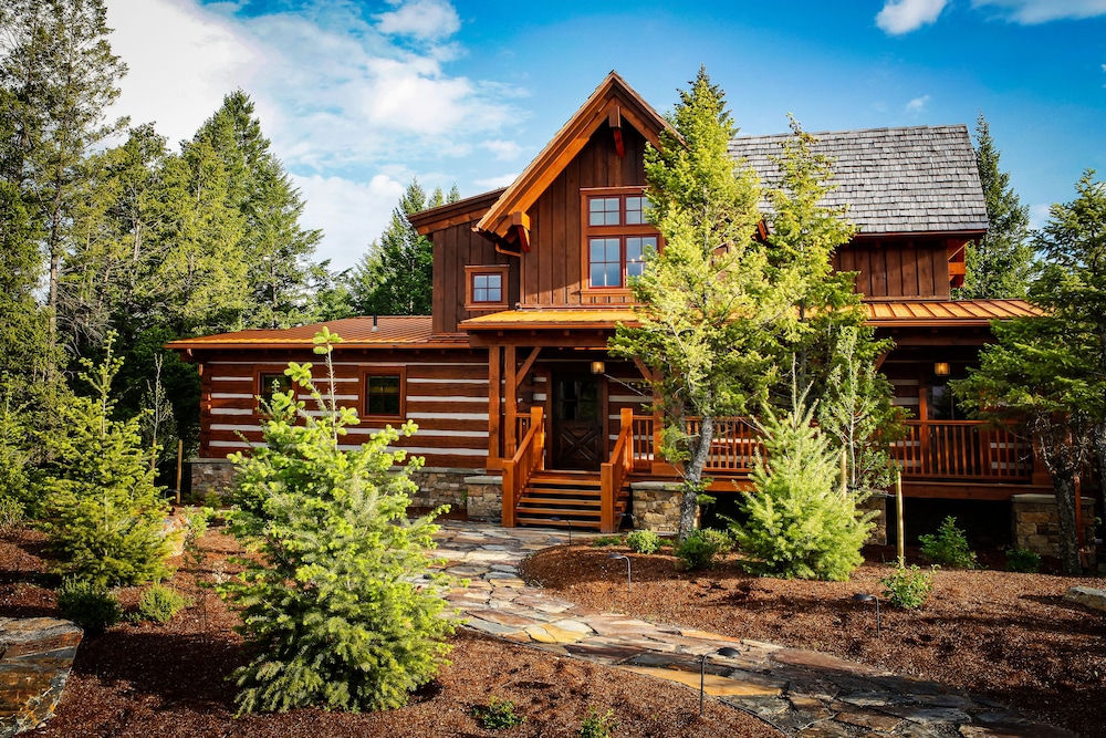 Headwaters Private Residences at Eagle Ranch Resort — Invermere — photo 3