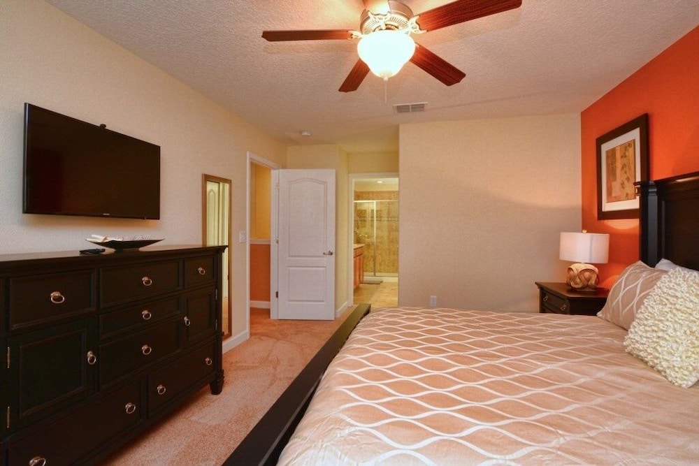 Resort Community Large Private Pool Free Wifi Game Room No Rear Neighbors 6 Bedroom Home by RedAwning - photo 10