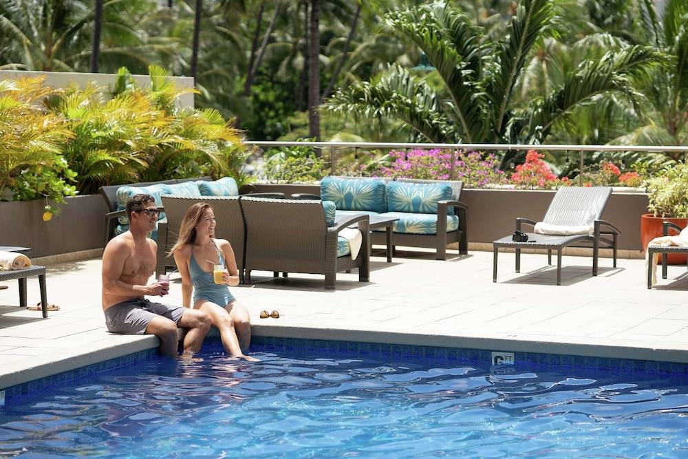 DoubleTree by Hilton Hotel Alana Waikiki Beach - photo 2