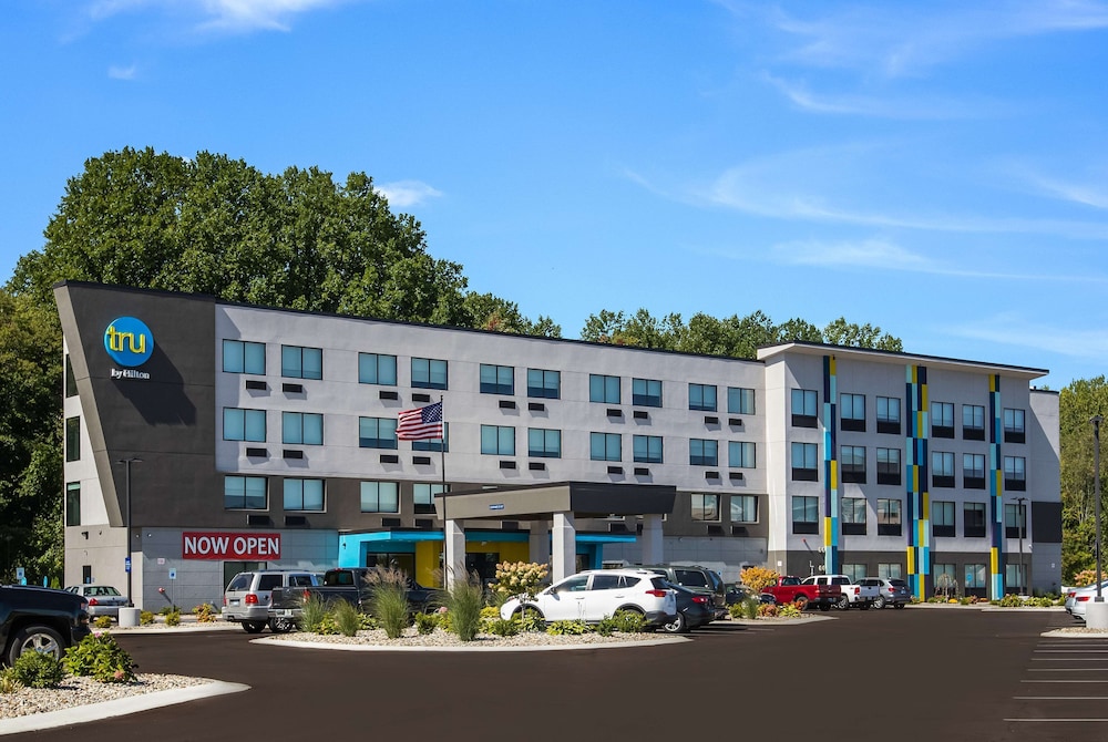 Tru by Hilton Saint Joseph - featured photo