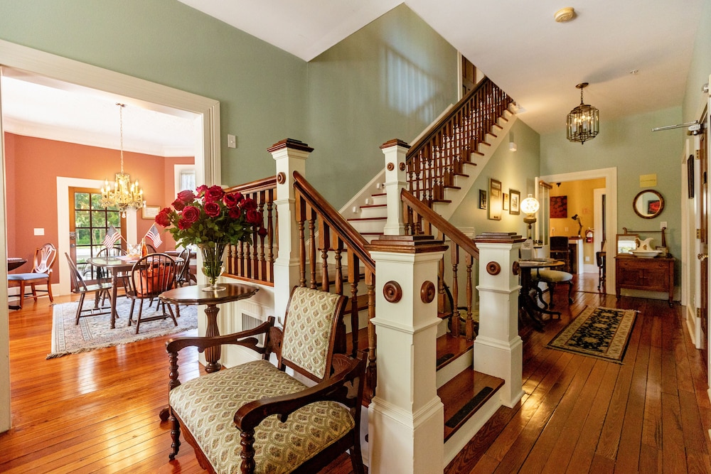 Camellia Rose Inn - photo 3