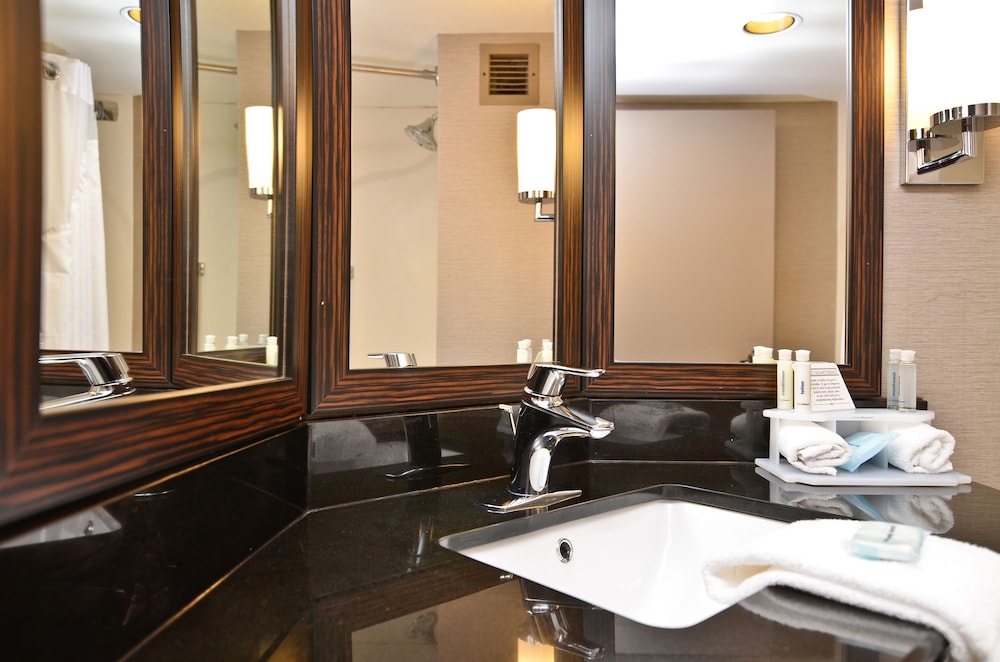 Holiday Inn Express Burlington by IHG - photo 21