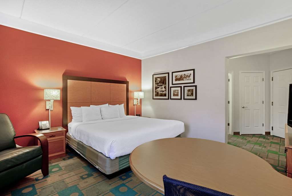La Quinta Inn & Suites by Wyndham Winston Salem - photo 34