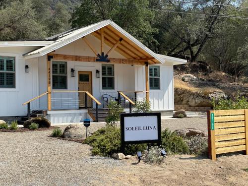 Soleil Luna 2 Miles From Sequoia Park Entrance — Three Rivers