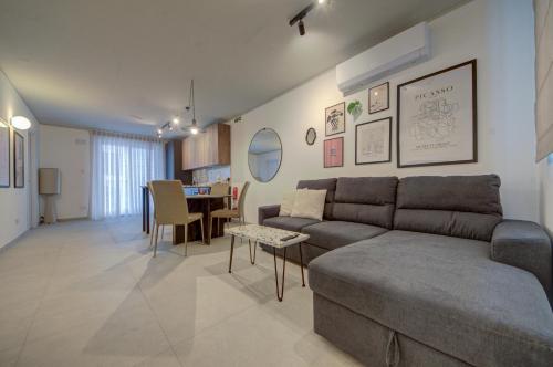 Juliet Residence Apt 4 Your Home Away from Home in Gzira by SF HOMES — 4-Star Luxury Hotel in Gzira, Malta