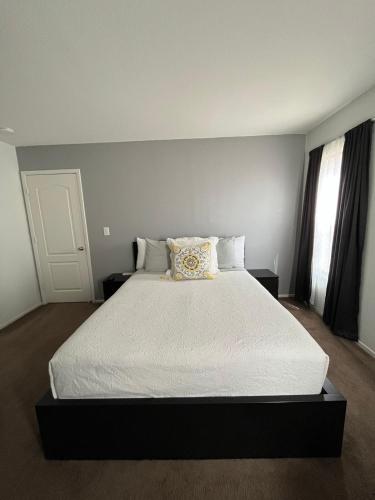 Beautiful 2 story home 20 minutes from the strip