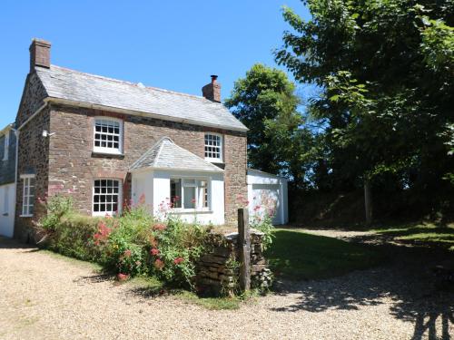 Trenouth Cottage — 4-Star Luxury Hotel in Padstow, United Kingdom