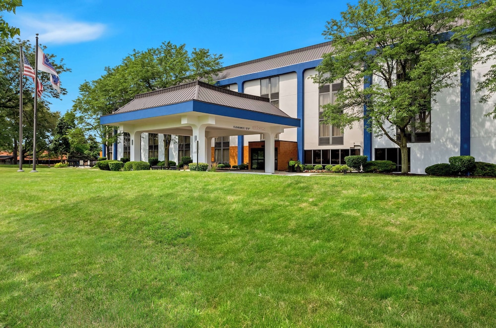 Hampton Inn Chicago Naperville - photo 38