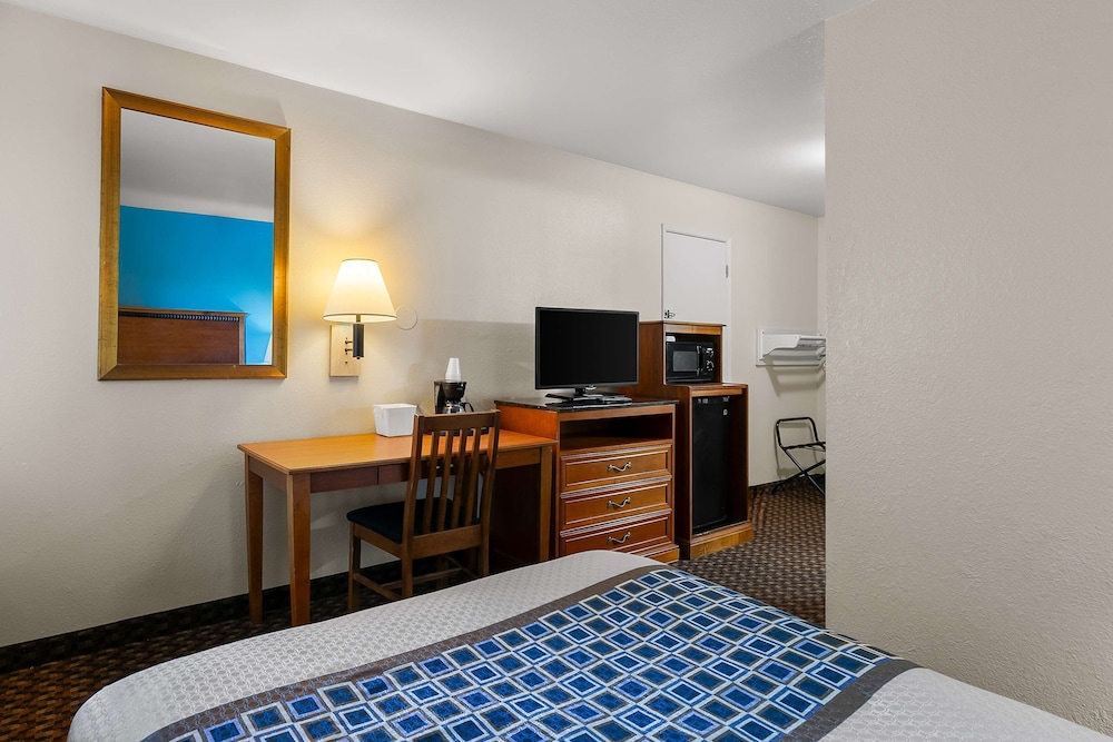 Americas Best Value Inn Lincoln Airport - photo 24