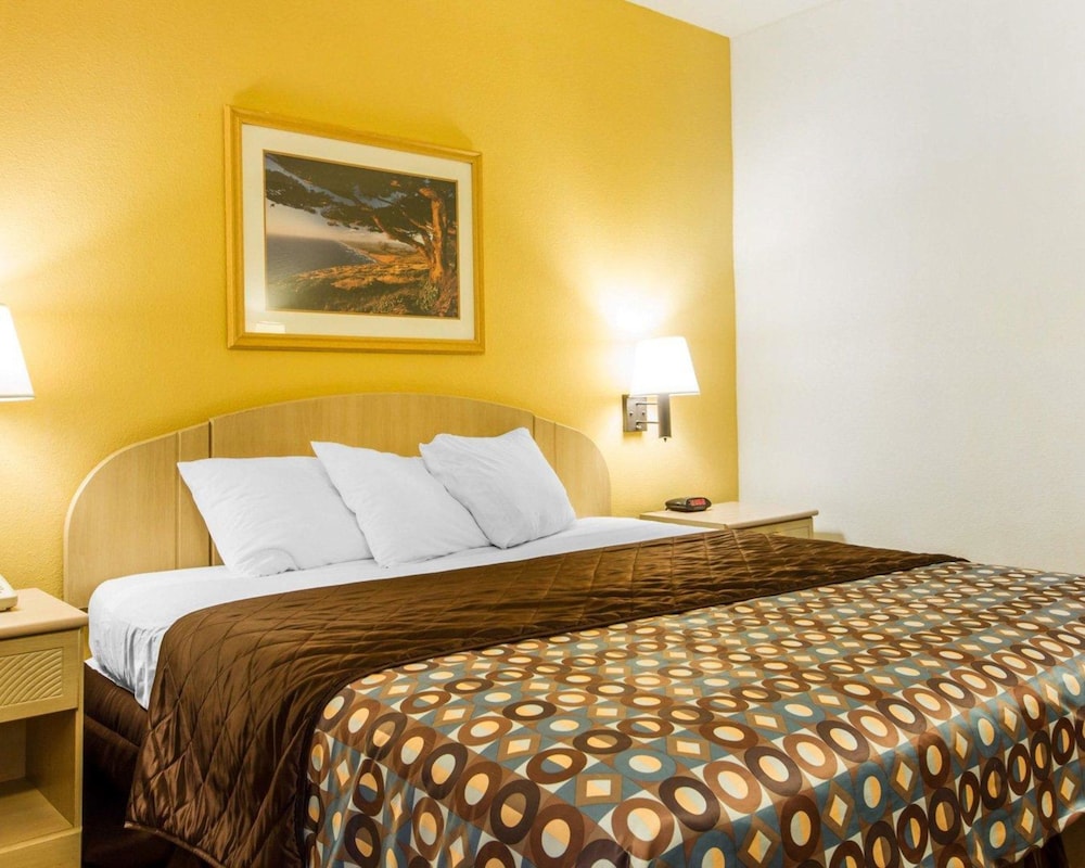 Rodeway Inn Watsonville - photo 18