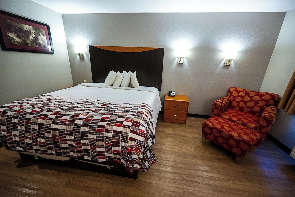 Red Roof Inn & Suites Danville IL - photo 10