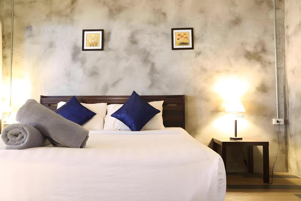 Crescent Bay Resort - carbon neutral hotel in Rayong