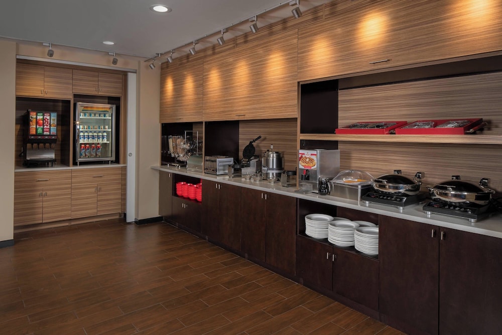 TownePlace Suites by Marriott Clarksville - photo 33