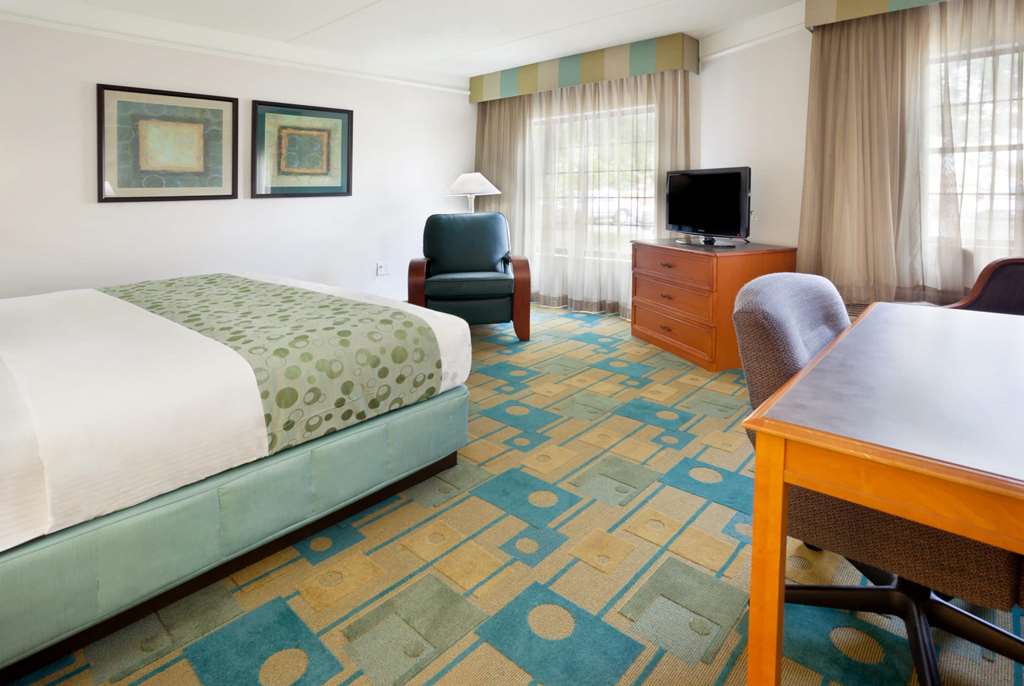 La Quinta Inn by Wyndham Austin Oltorf - photo 12