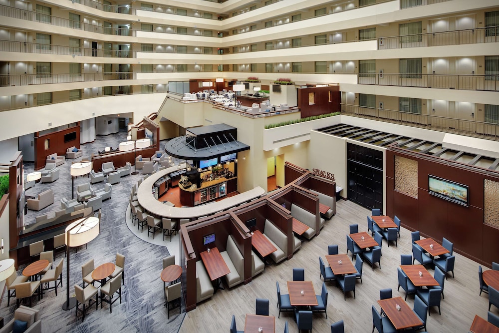 Embassy Suites by Hilton Detroit Troy Auburn Hills - photo 4