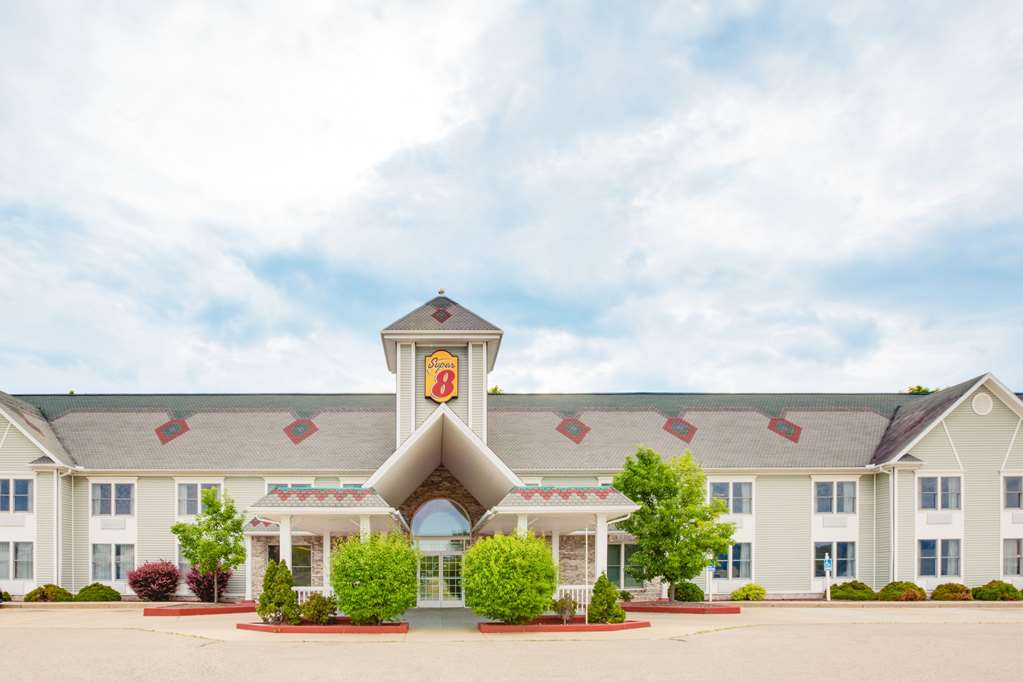 Super 8 by Wyndham Brooklyn - featured photo