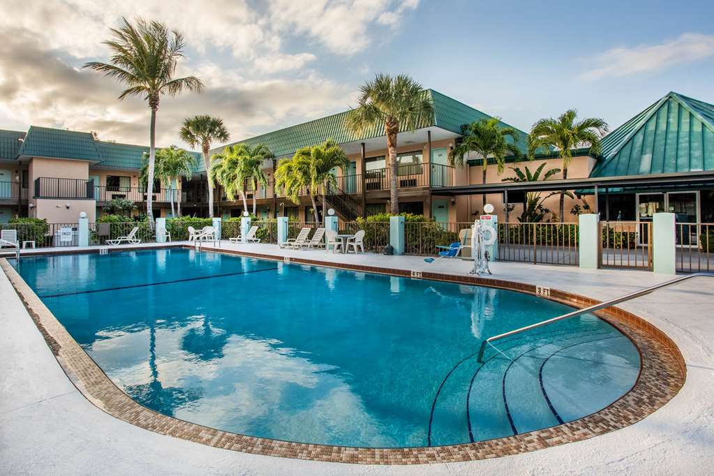 Super 8 by Wyndham North Palm Beach - photo 15