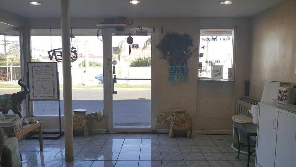 Budget Inn and Suites El Centro - photo 21