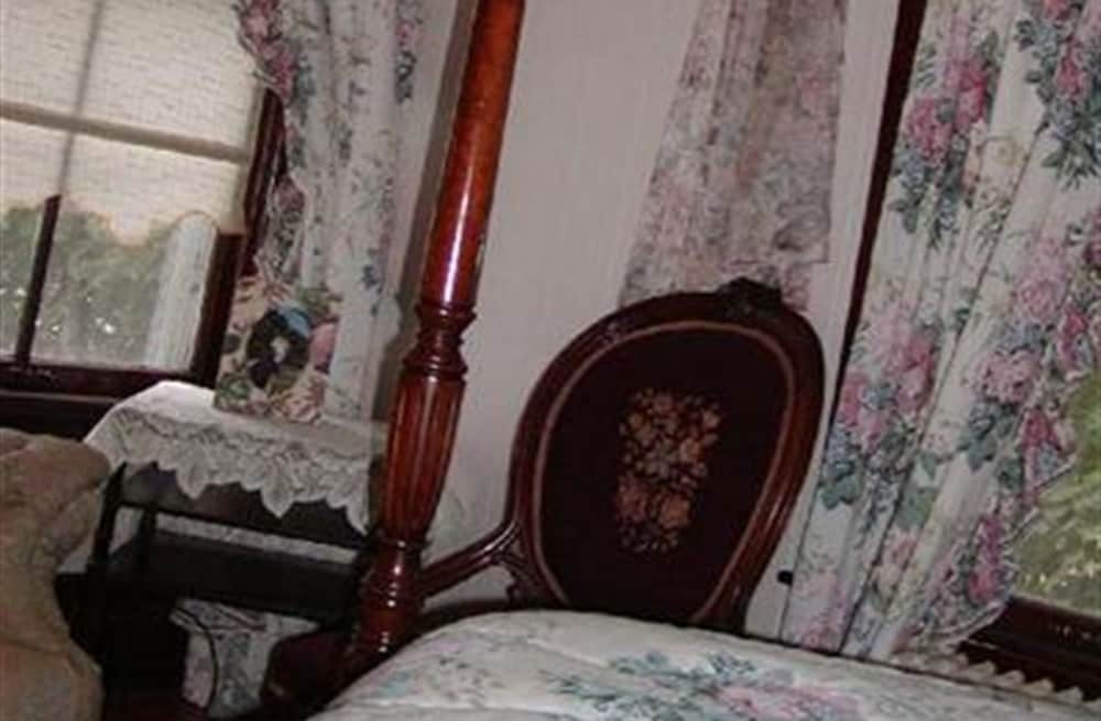 The Inn on the Horse Farm - photo 3