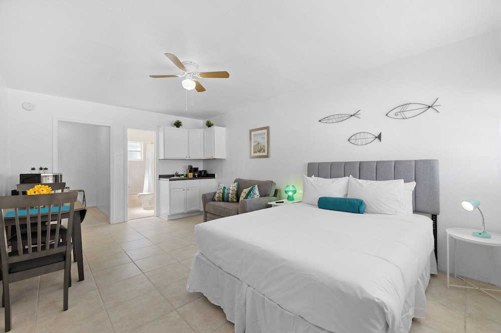 Sunset Inn Hallandale Beach - photo 25